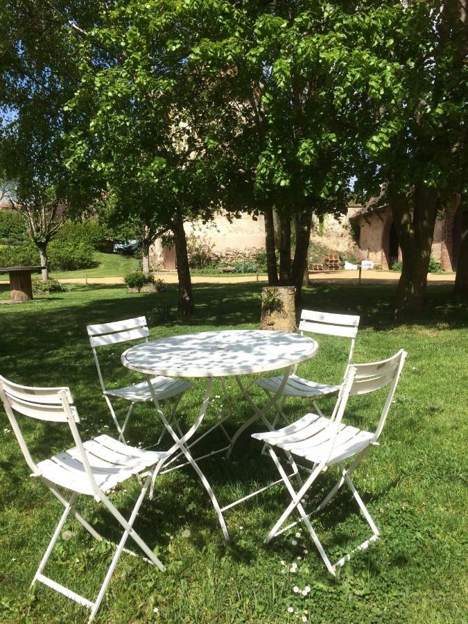 La Ferme Au Colombier Bed & Breakfast Neron Exterior photo